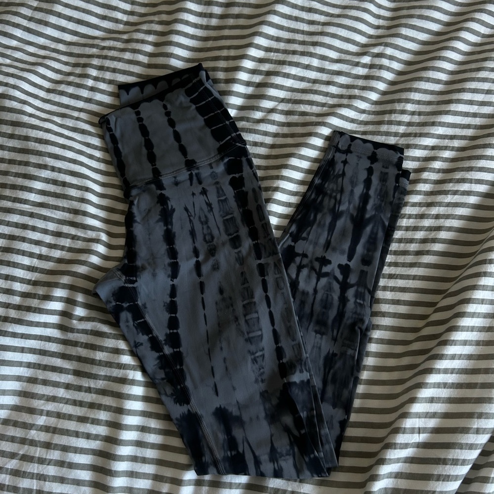 Black and Gray Lululemon Leggings Size 4